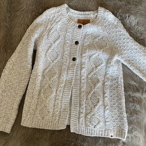 EUC Girls pale grey Canadiana cable knit cardigan.